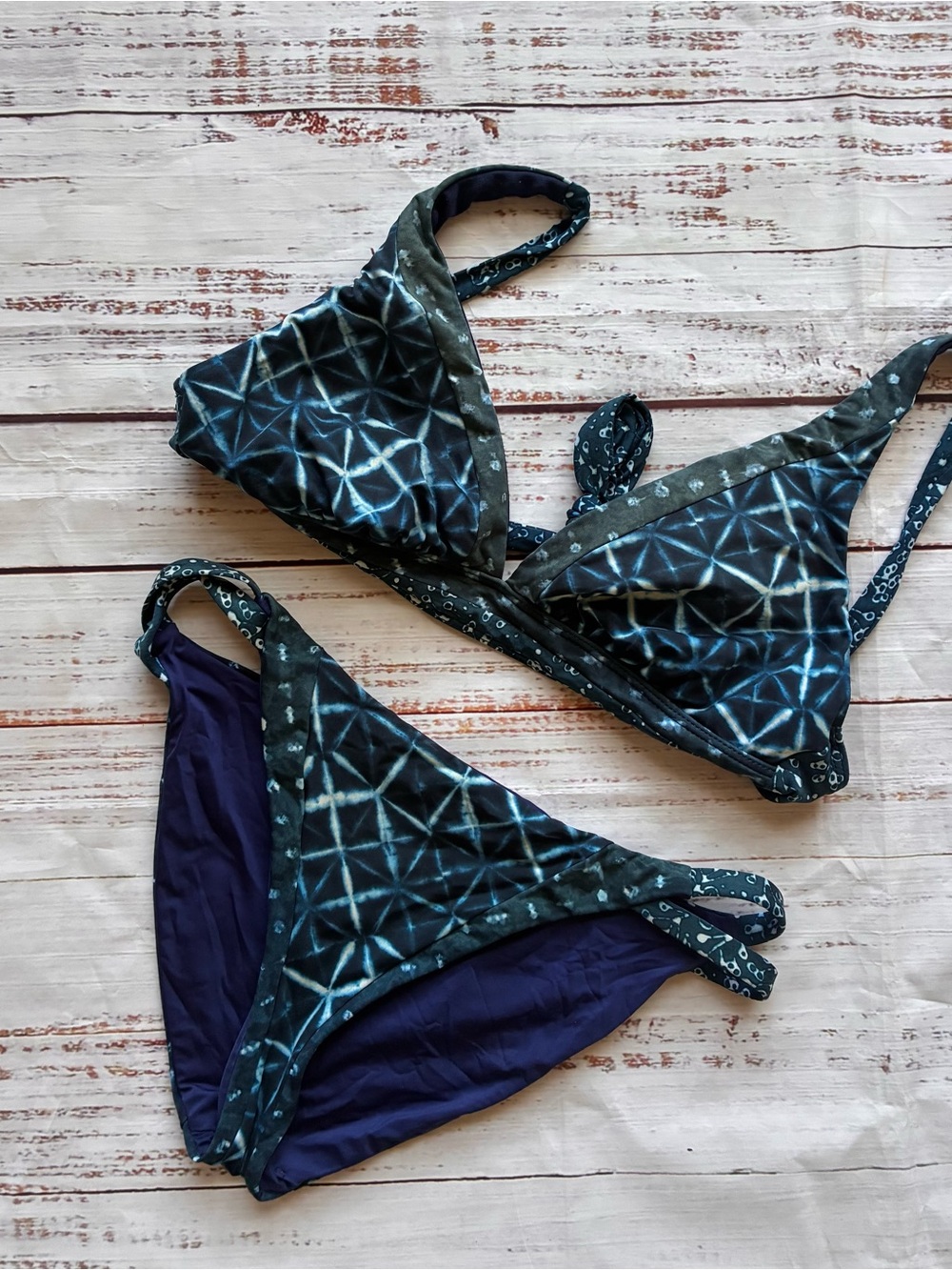Lucky Brand Blue Geometric Tie-Dye Triangle Bikini - Picture 1 of 2